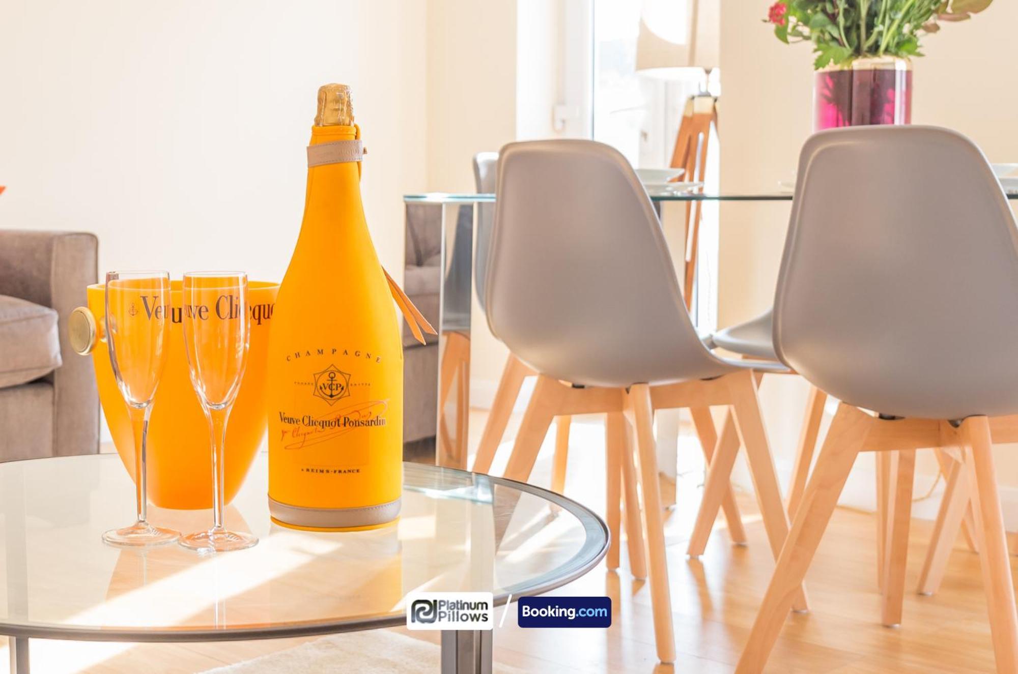Modern Oxford 2 Bedroom Apartments, Families & Contractor Accommodation, Near John Radcliffe Hospital エクステリア 写真