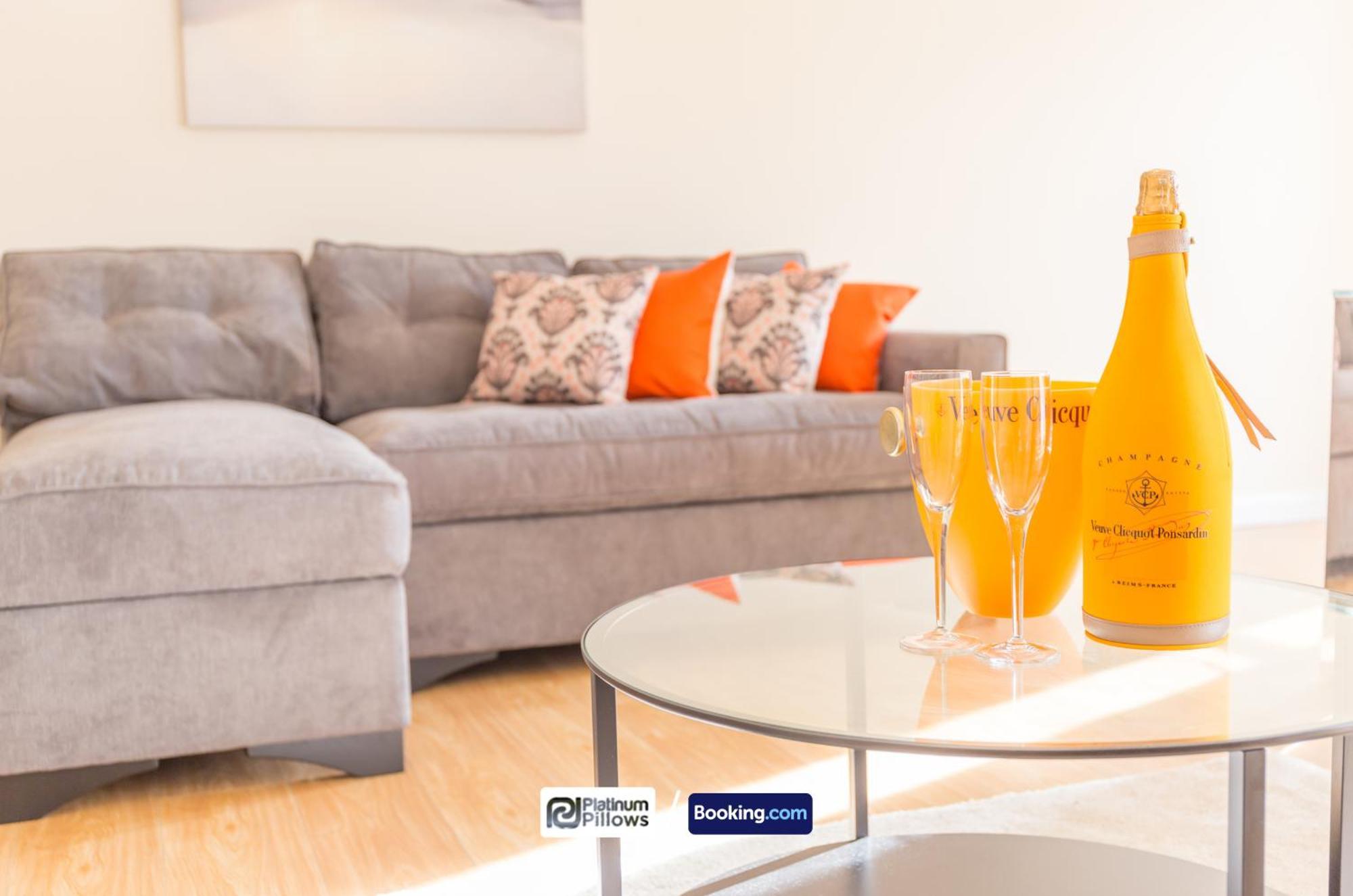 Modern Oxford 2 Bedroom Apartments, Families & Contractor Accommodation, Near John Radcliffe Hospital エクステリア 写真