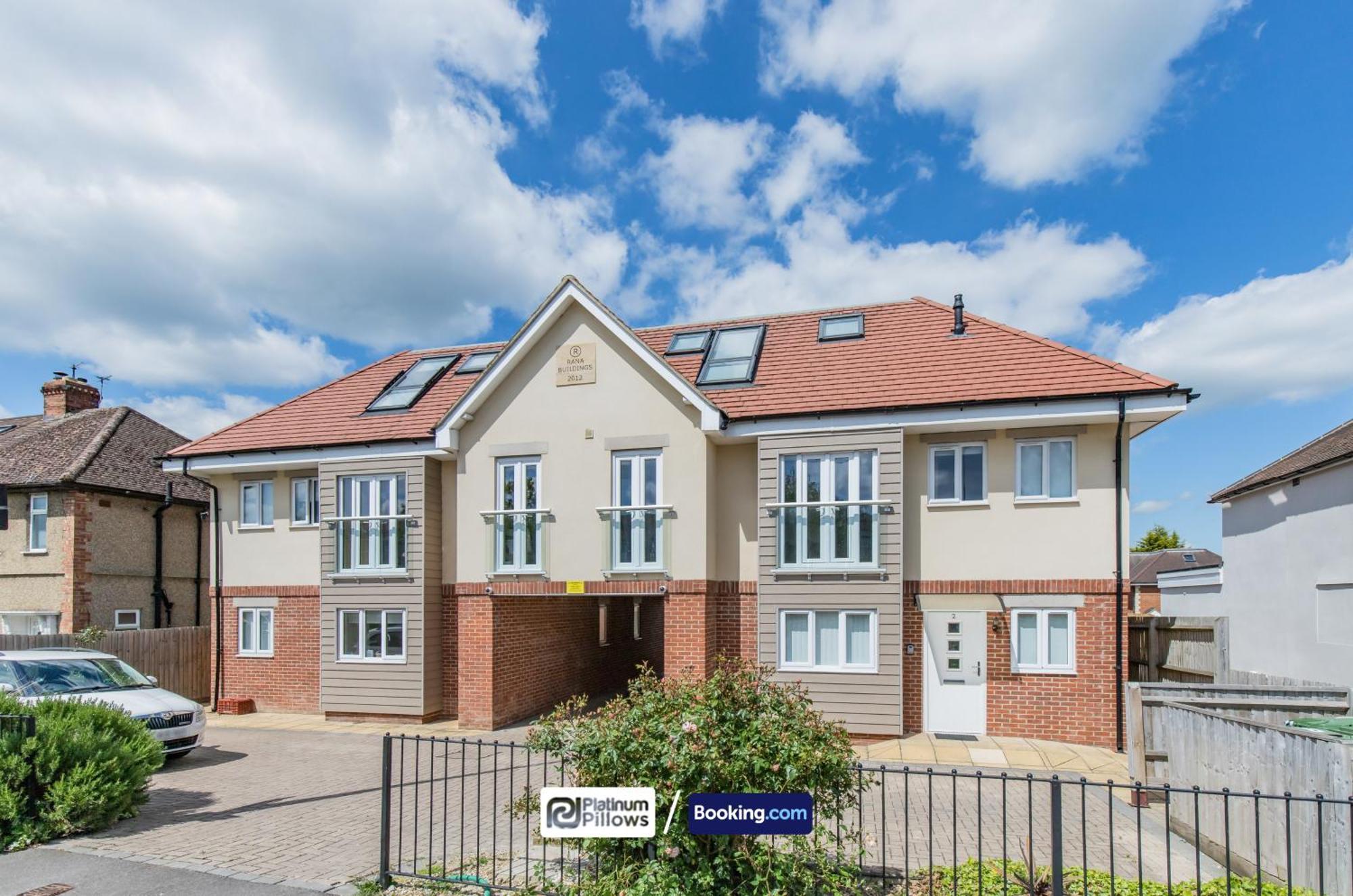 Modern Oxford 2 Bedroom Apartments, Families & Contractor Accommodation, Near John Radcliffe Hospital エクステリア 写真