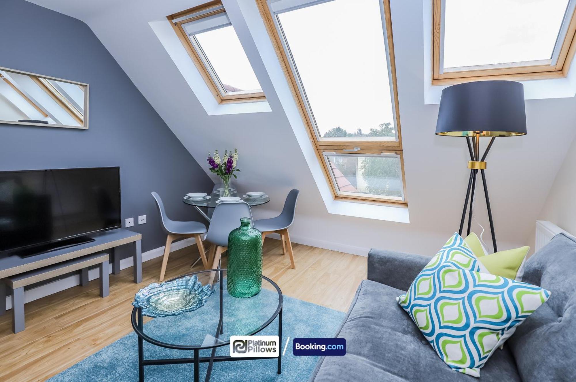 Modern Oxford 2 Bedroom Apartments, Families & Contractor Accommodation, Near John Radcliffe Hospital エクステリア 写真