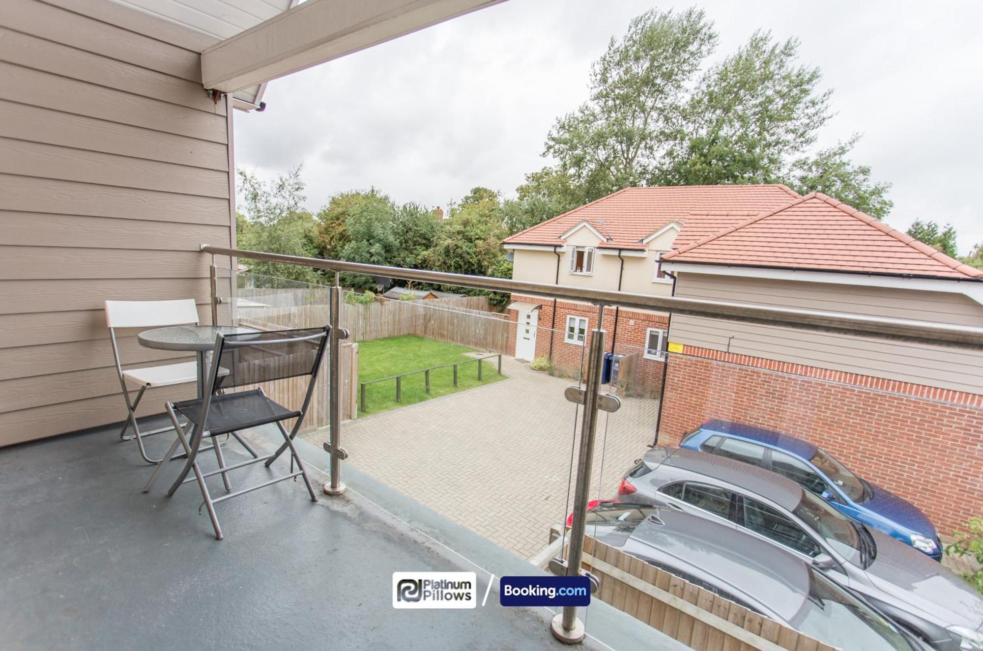 Modern Oxford 2 Bedroom Apartments, Families & Contractor Accommodation, Near John Radcliffe Hospital エクステリア 写真