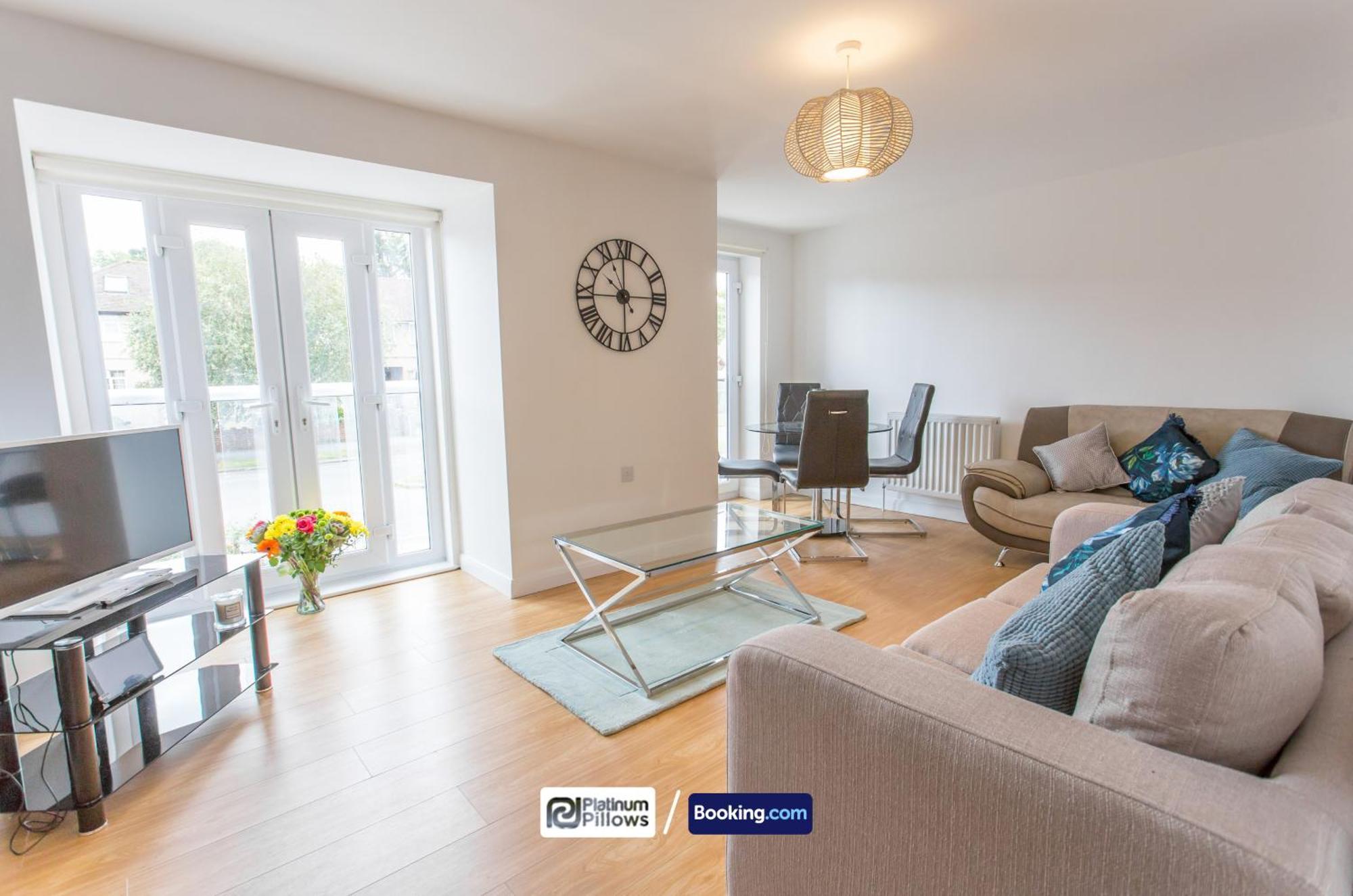 Modern Oxford 2 Bedroom Apartments, Families & Contractor Accommodation, Near John Radcliffe Hospital エクステリア 写真