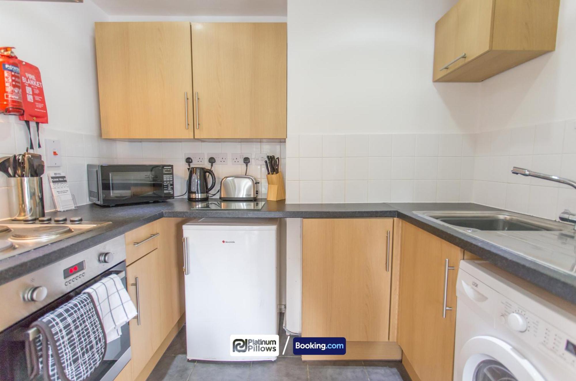 Modern Oxford 2 Bedroom Apartments, Families & Contractor Accommodation, Near John Radcliffe Hospital エクステリア 写真