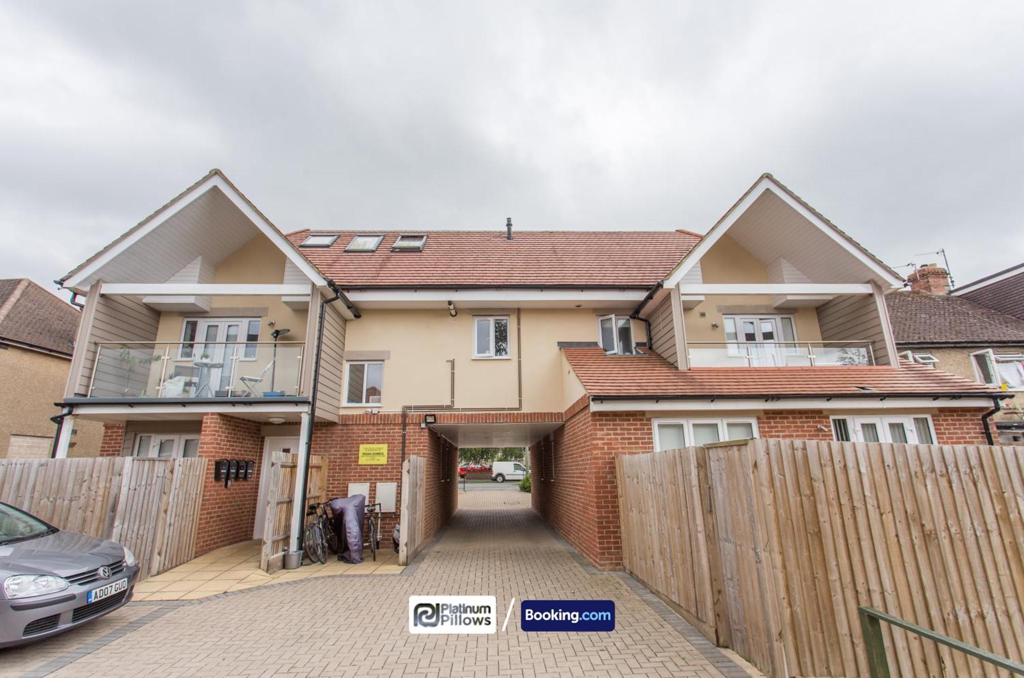 Modern Oxford 2 Bedroom Apartments, Families & Contractor Accommodation, Near John Radcliffe Hospital エクステリア 写真